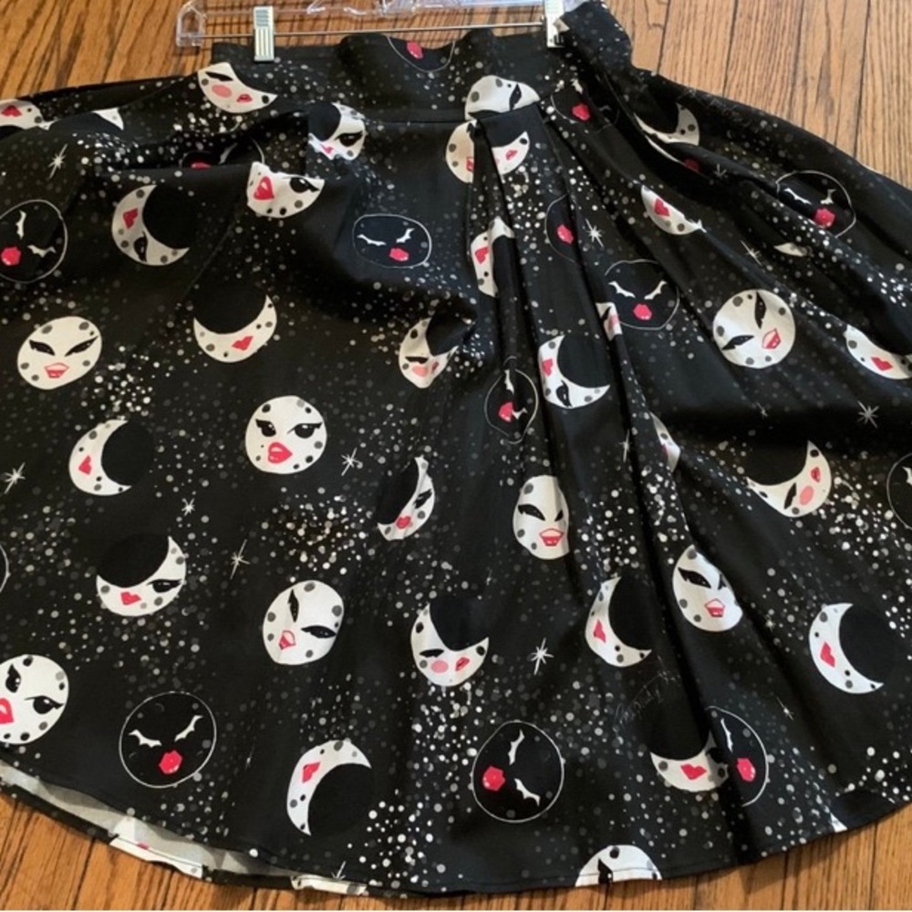 Pin Up Girl/Laura Byrnes Black Moon Print Skirt in Large